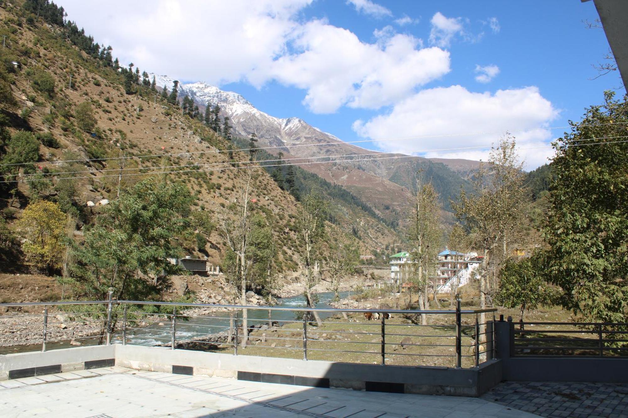 River Garden Hotel And Resort Naran Eksteriør billede